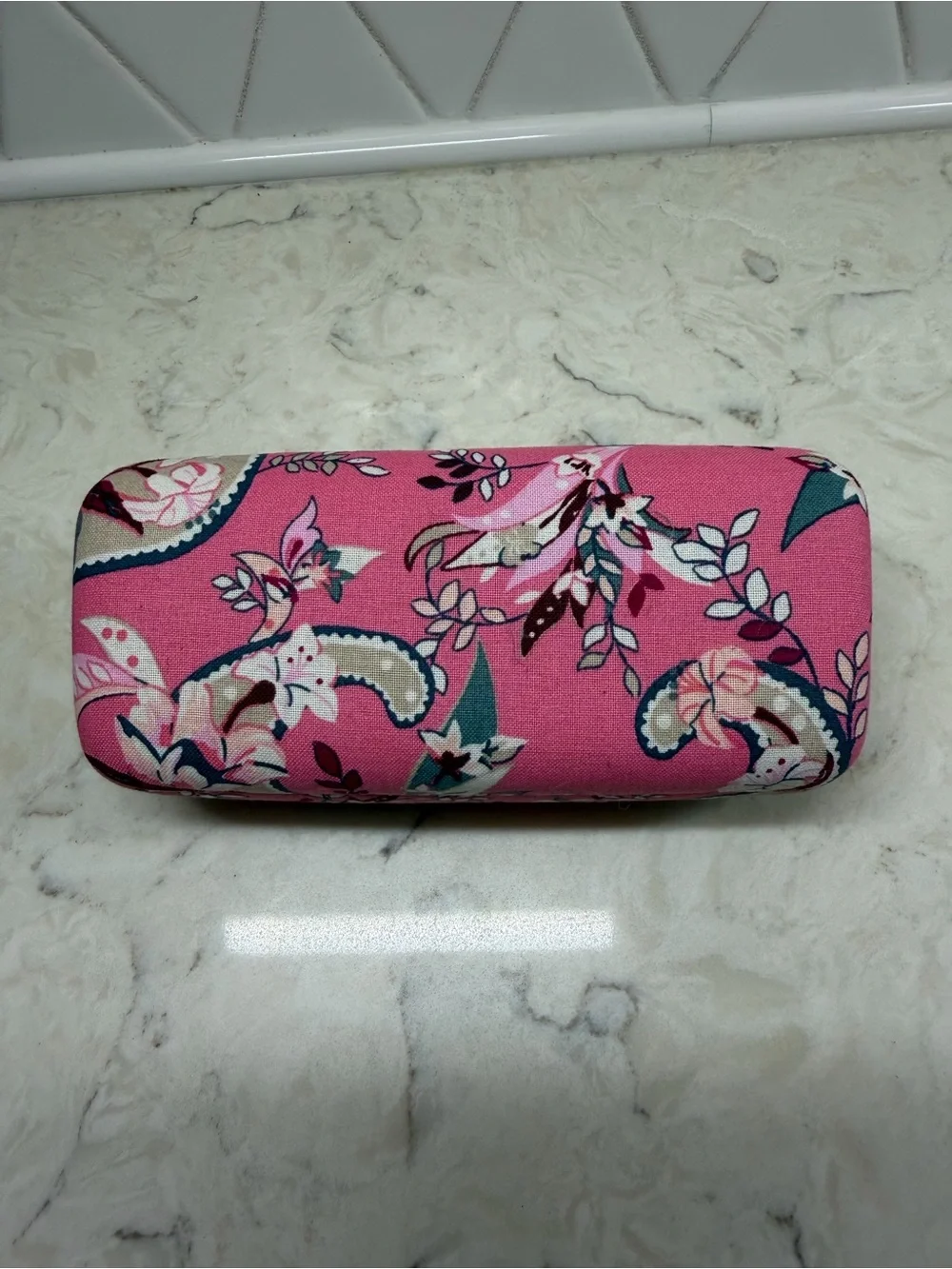 Vera Bradley Breast Cancer Awareness Hard Clam Shell Pink Floral Eyeglass Case